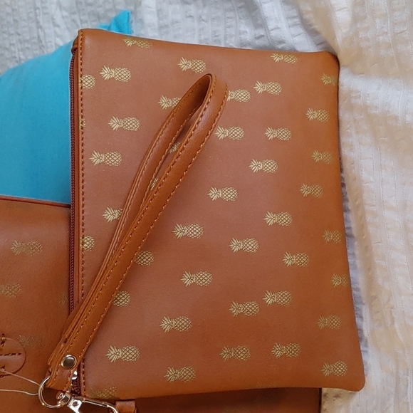 💚Imoshin Pineapple print tote bag with clutch Nwt - Picture 5 of 6